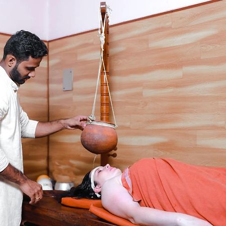 Ganesh Ayurveda Holiday Home Bed And Breakfast Kovalam Exterior foto
